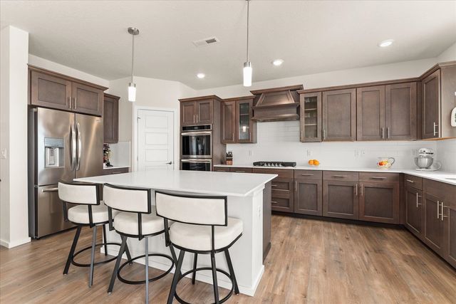 10615 N Paiute Dr, Spokane, WA 99208