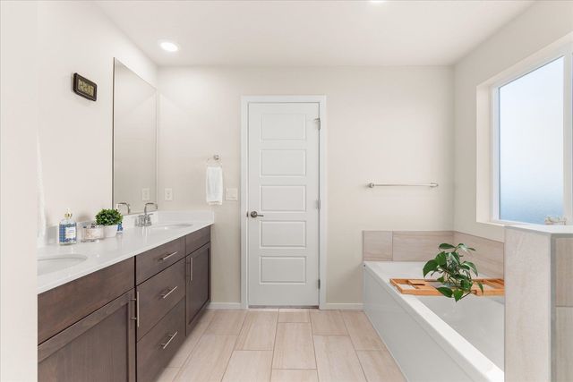 10615 N Paiute Dr, Spokane, WA 99208