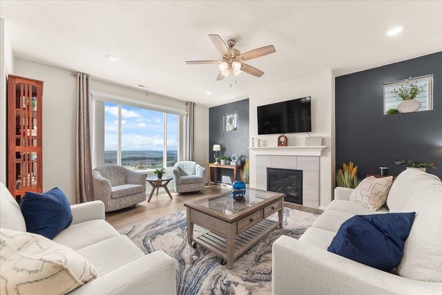 10615 N Paiute Dr, Spokane, WA 99208