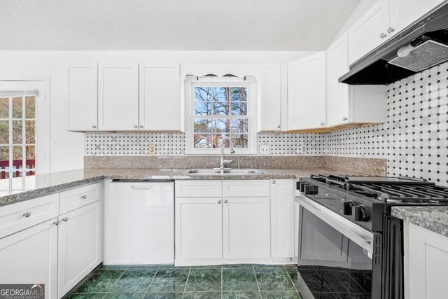 2385 Waterford Park Drive, Lawrenceville, GA 30044