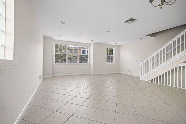 810 Marina Del Ray Lane 8, West Palm Beach, FL 33401