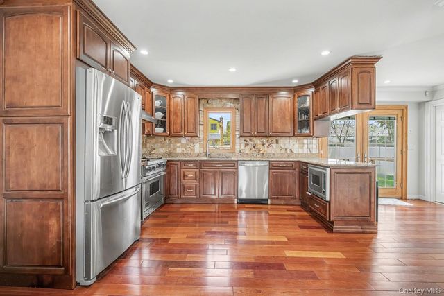 408 N Broome Avenue, Lindenhurst, NY 11757