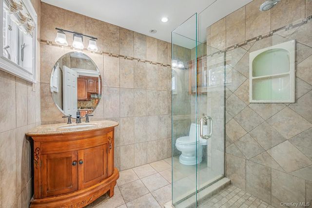 408 N Broome Avenue, Lindenhurst, NY 11757