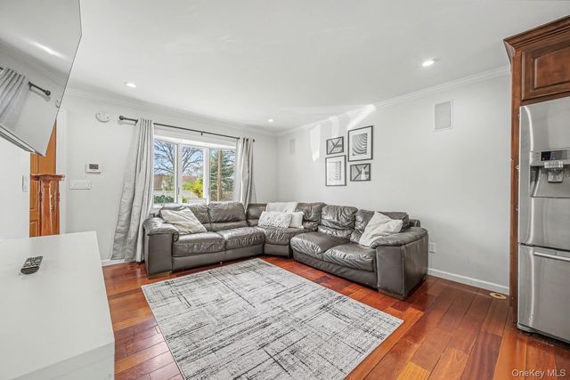 408 N Broome Avenue, Lindenhurst, NY 11757