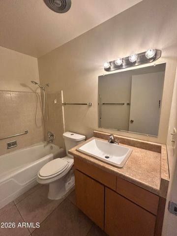5233 E University Drive Apt B, Mesa, AZ 85205
