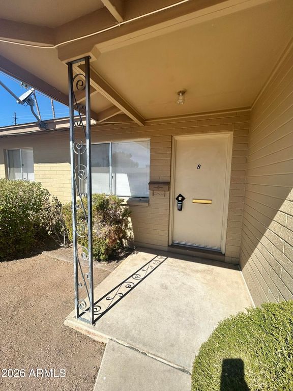 5233 E University Drive Apt B, Mesa, AZ 85205