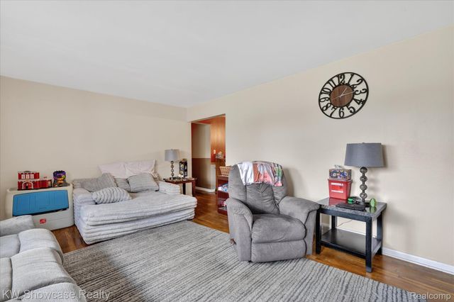 3762 Lakewood Drive, Waterford Charter Township, MI 48329