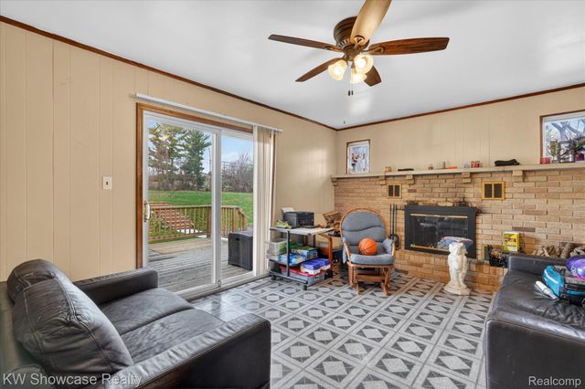 3762 Lakewood Drive, Waterford Charter Township, MI 48329