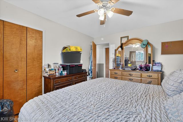 3762 Lakewood Drive, Waterford Charter Township, MI 48329