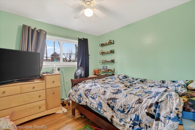 3762 Lakewood Drive, Waterford Charter Township, MI 48329