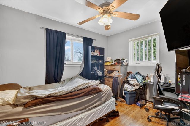 3762 Lakewood Drive, Waterford Charter Township, MI 48329