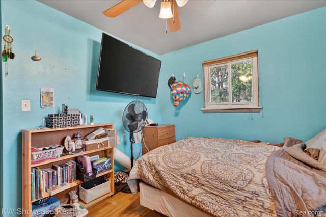 3762 Lakewood Drive, Waterford Charter Township, MI 48329