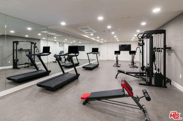 3651 Regal Place 201, Los Angeles, CA 90068