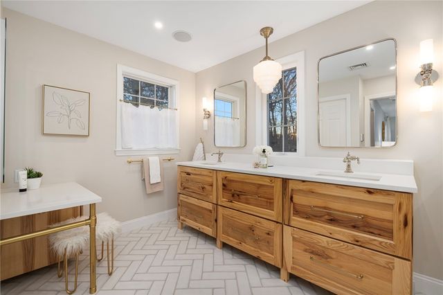 5 Morgan Court, Lincoln, RI 02865