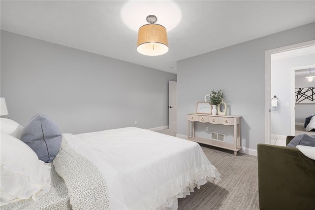 5 Morgan Court, Lincoln, RI 02865