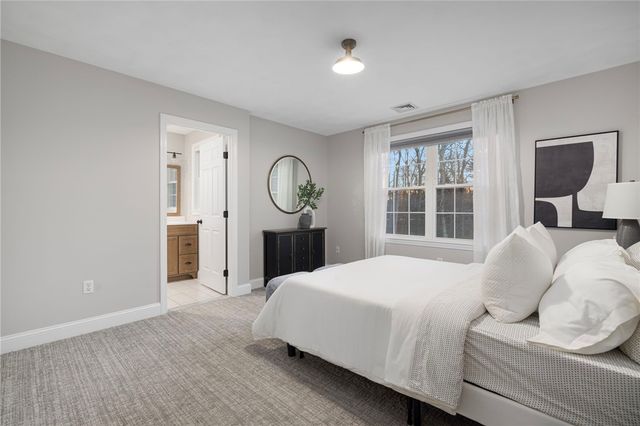 5 Morgan Court, Lincoln, RI 02865