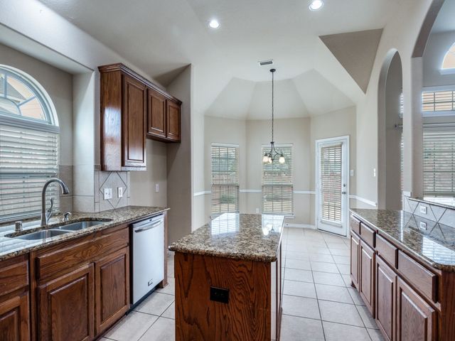 1222 Oak Hill Lane, Murphy, TX 75094