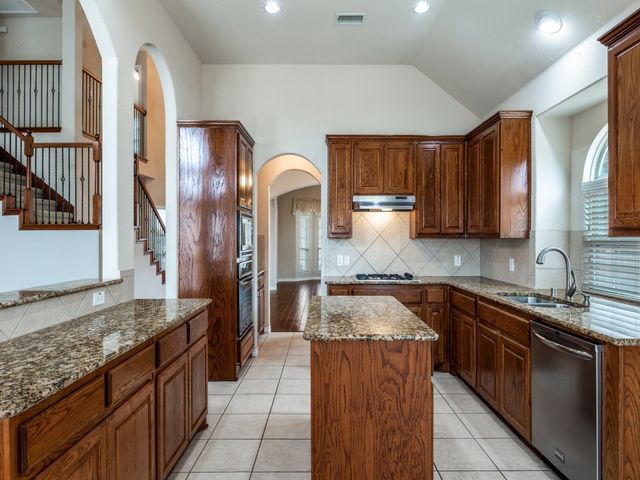 1222 Oak Hill Lane, Murphy, TX 75094