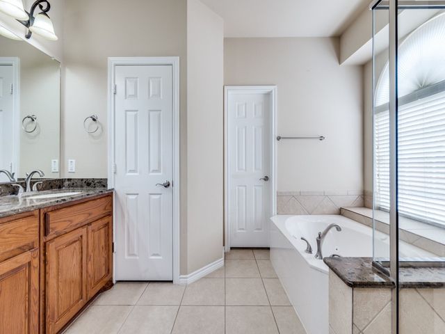 1222 Oak Hill Lane, Murphy, TX 75094