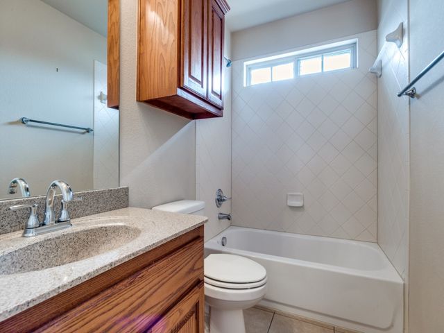 1222 Oak Hill Lane, Murphy, TX 75094