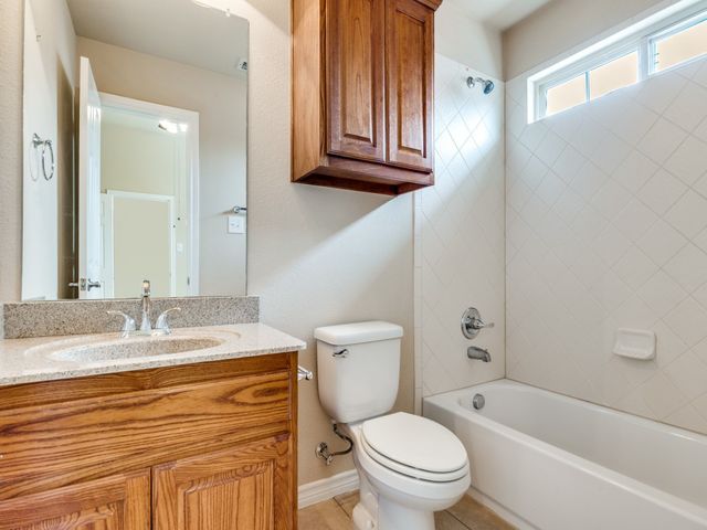 1222 Oak Hill Lane, Murphy, TX 75094