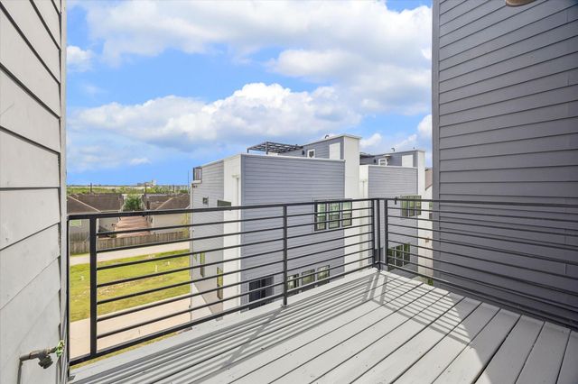 411 Grove Street C, Houston, TX 77020