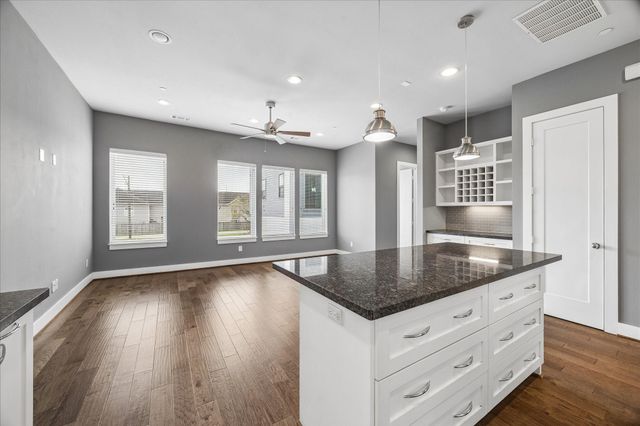 411 Grove Street C, Houston, TX 77020