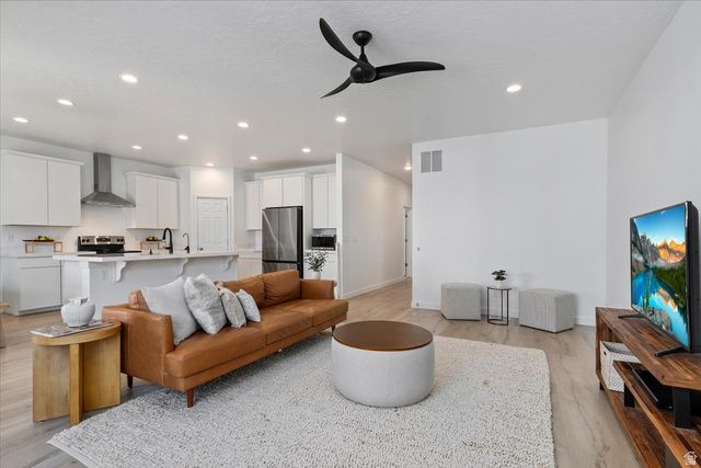 2869 S DRAKE AVE, Saratoga Springs, UT 84045