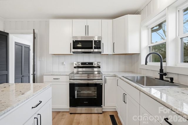308 Rankin Avenue, Lowell, NC 28098