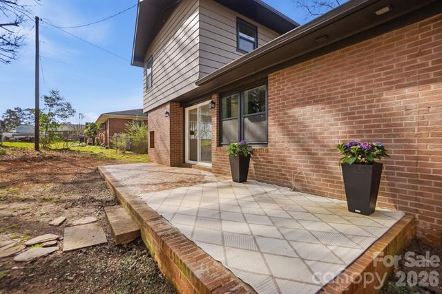 308 Rankin Avenue, Lowell, NC 28098