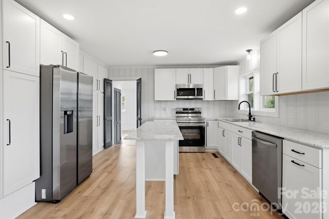 308 Rankin Avenue, Lowell, NC 28098