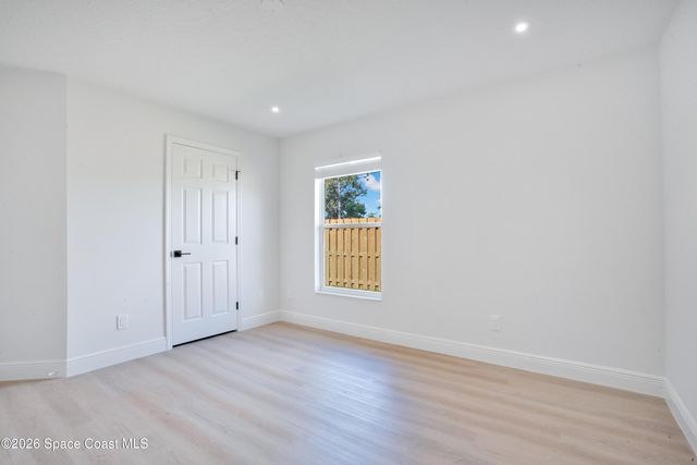 934 Eastlake Street SE, Palm Bay, FL 32909