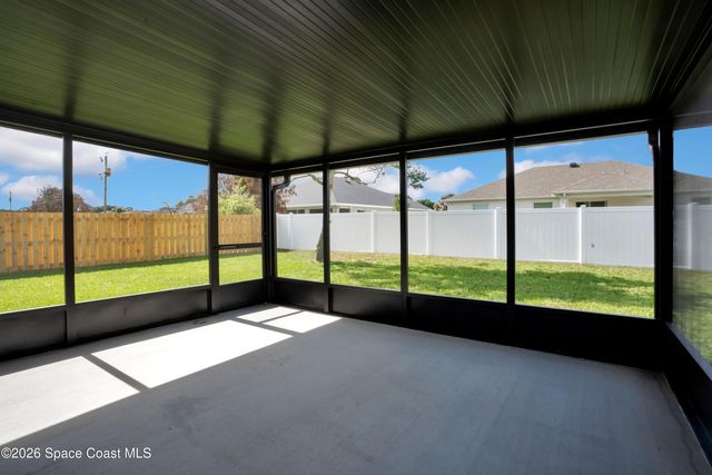 934 Eastlake Street SE, Palm Bay, FL 32909