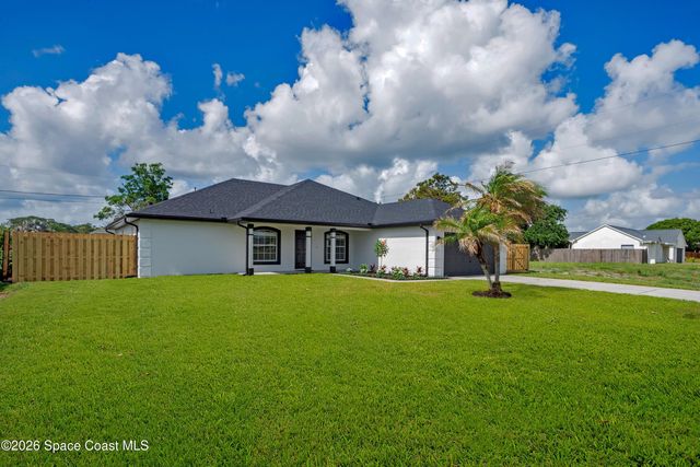 934 Eastlake Street SE, Palm Bay, FL 32909