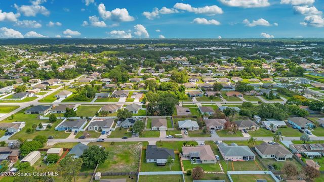 934 Eastlake Street SE, Palm Bay, FL 32909