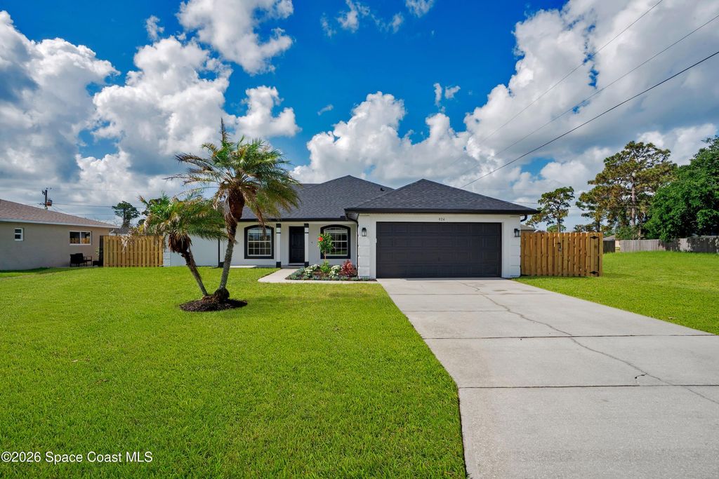 934 Eastlake Street SE, Palm Bay, FL 32909