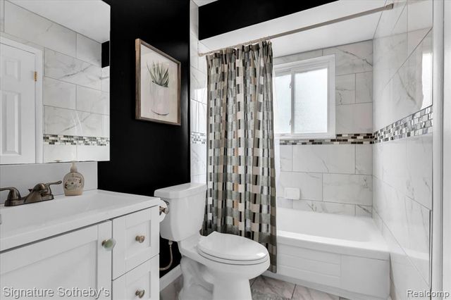 1099 Eaton Road, Berkley, MI 48072