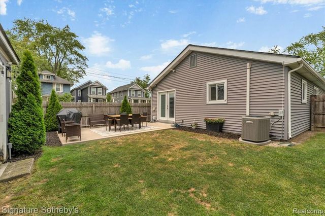 1099 Eaton Road, Berkley, MI 48072