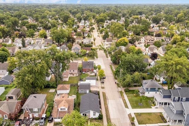 1099 Eaton Road, Berkley, MI 48072