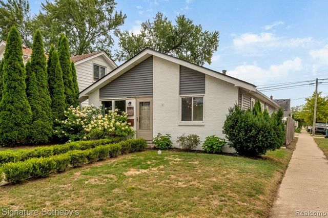 1099 Eaton Road, Berkley, MI 48072
