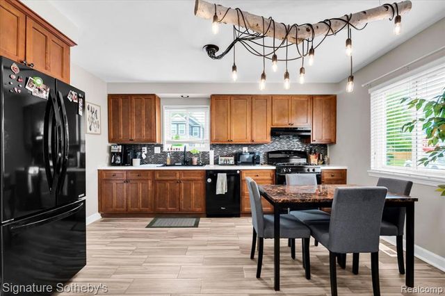 1099 Eaton Road, Berkley, MI 48072