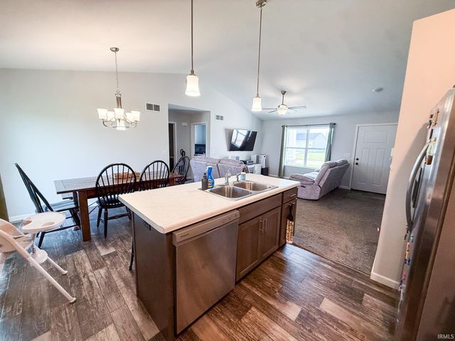 12824 King Fish Court, Middlebury, IN 46540