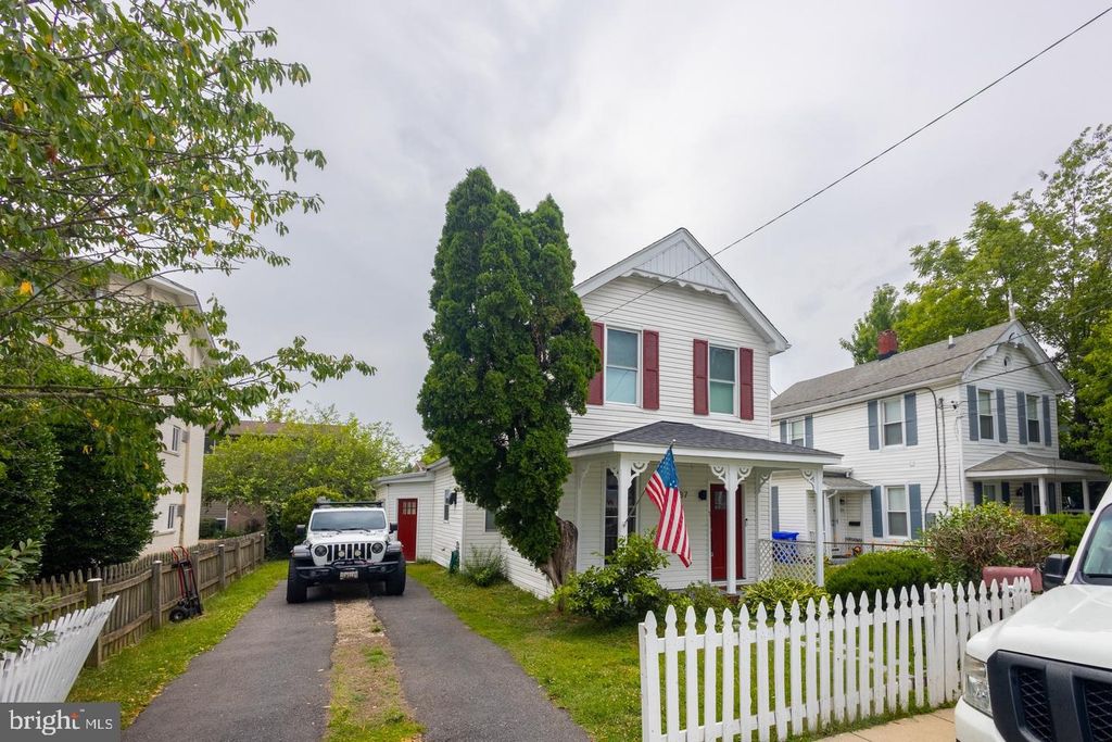 37 4TH ST, Laurel, MD 20707