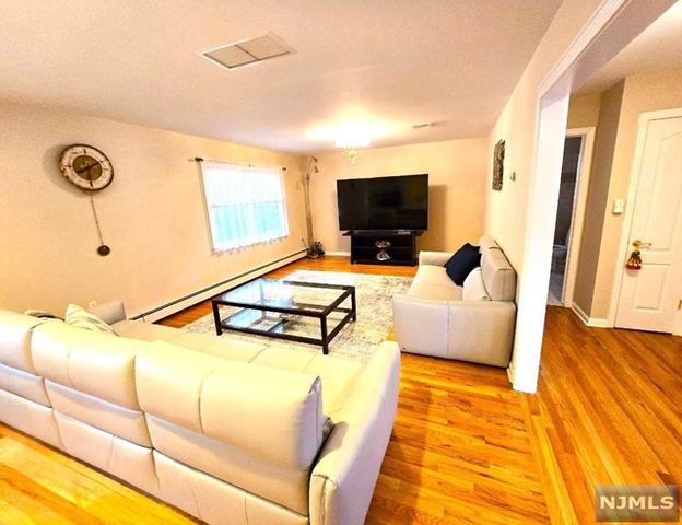 205 Fredrick Street, Paramus, NJ 07652