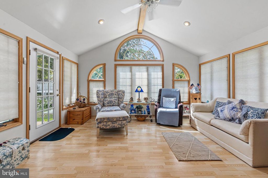 573 HAMMOND DR, YARDLEY, PA 19067 — photo 3