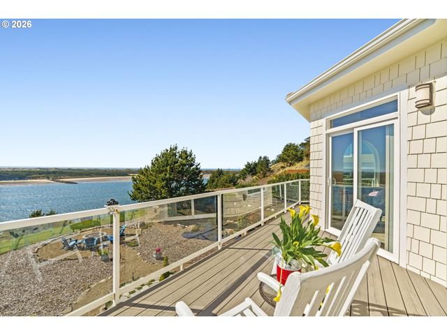 58 SHORELINE Dr, Florence, OR 97439