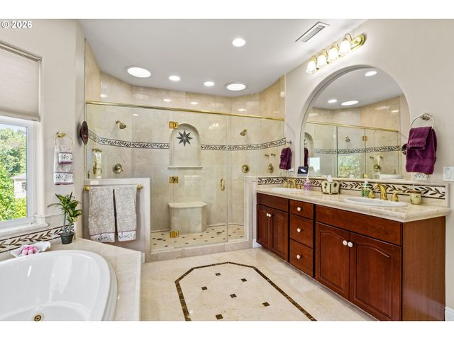 58 SHORELINE Dr, Florence, OR 97439