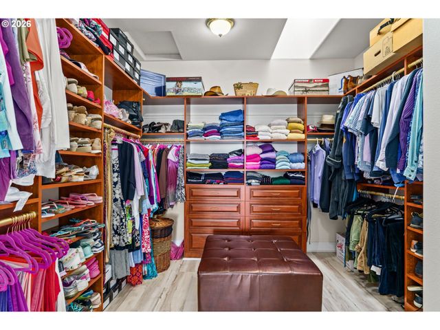 58 SHORELINE Dr, Florence, OR 97439