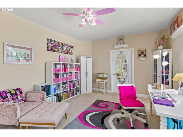 58 SHORELINE Dr, Florence, OR 97439