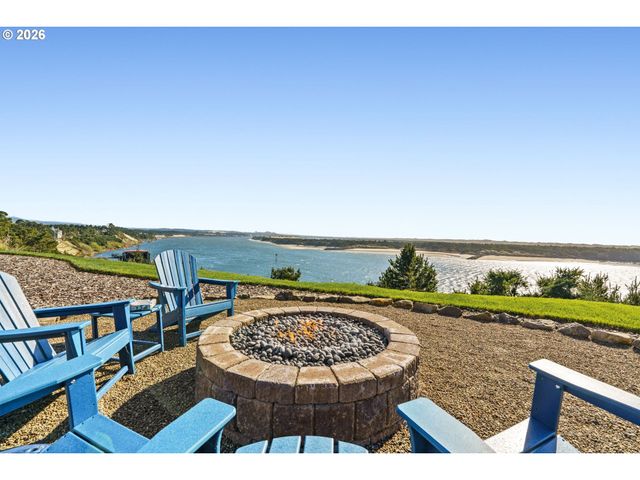 58 SHORELINE Dr, Florence, OR 97439